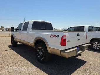 2013 Ford Super Duty F-250 King Ranch Crew Cab Medium Bed - miniatura 2