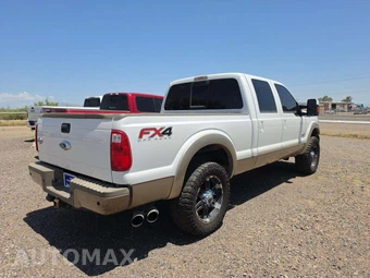 2013 Ford Super Duty F-250 King Ranch Crew Cab Medium Bed - miniatura 3