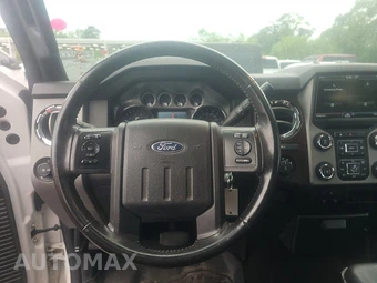 2013 Ford Super Duty F-250 Lariat Crew Cab Medium Bed - miniatura 10