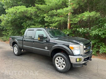 2013 Ford Super Duty F-250 Lariat Crew Cab Medium Bed - miniatura 2