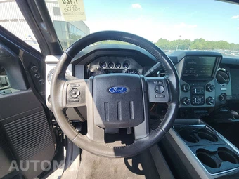 2013 Ford Super Duty F-250 Lariat Crew Cab Medium Bed - miniatura 10