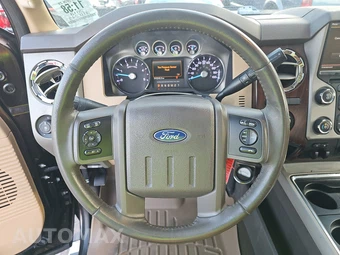 2013 Ford Super Duty F-250 Lariat Crew Cab Medium Bed - miniatura 10