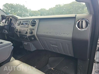 2013 Ford Super Duty F-250 XLT Crew Cab Medium Bed - miniatura 16