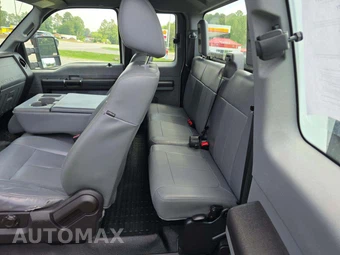 2013 Ford Super Duty F-350 Cab Chassis XL Extended Cab w/Rear Doors - miniatura 13