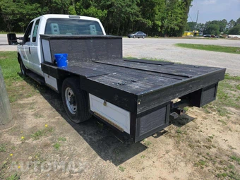2013 Ford Super Duty F-350 Cab Chassis XL Extended Cab w/Rear Doors - miniatura 2