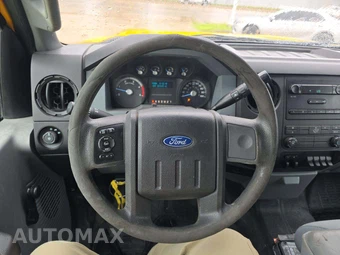 2013 Ford Super Duty F-350 Cab Chassis XL Extended Cab w/Rear Doors DRW - miniatura 19