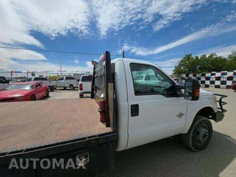 2013 Ford Super Duty F-350 Cab Chassis XL Regular Cab DRW - miniatura 15