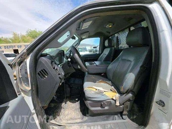 2013 Ford Super Duty F-350 Cab Chassis XL Regular Cab DRW - miniatura 6