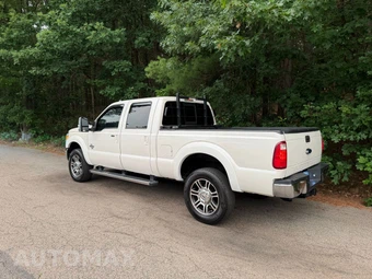 2013 Ford Super Duty F-350 Lariat Crew Cab Medium Bed - miniatura 3