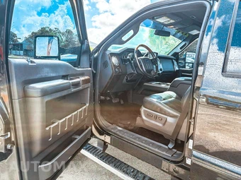 2013 Ford Super Duty F-350 Platinum Crew Cab Medium Bed - miniatura 10