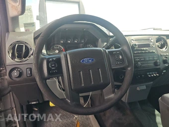 2013 Ford Super Duty F-450 Cab Chassis XL Extended Cab w/Rear Doors DRW - miniatura 10