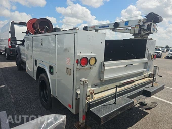 2013 Ford Super Duty F-450 Cab Chassis XL Extended Cab w/Rear Doors DRW - miniatura 6