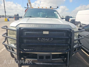 2013 Ford Super Duty F-450 Cab Chassis XL Extended Cab w/Rear Doors DRW - miniatura 2