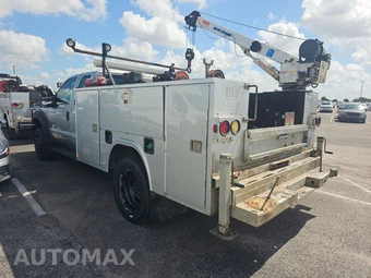 2013 Ford Super Duty F-450 Cab Chassis XL Extended Cab w/Rear Doors DRW - miniatura 6
