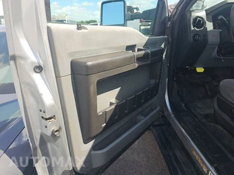 2013 Ford Super Duty F-450 Cab Chassis XL Extended Cab w/Rear Doors DRW - miniatura 9