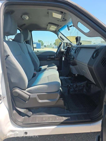 2013 Ford Super Duty F-450 Cab Chassis XL Regular Cab DRW - miniatura 12