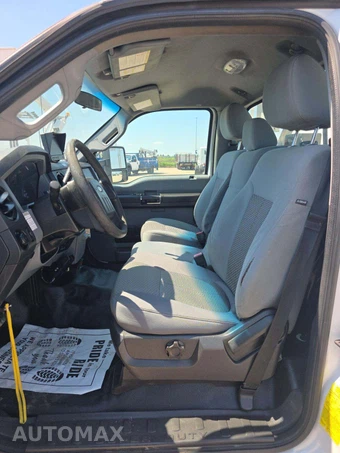 2013 Ford Super Duty F-450 Cab Chassis XL Regular Cab DRW - miniatura 3