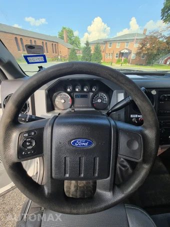 2013 Ford Super Duty F-450 Cab Chassis XL Regular Cab DRW - miniatura 16