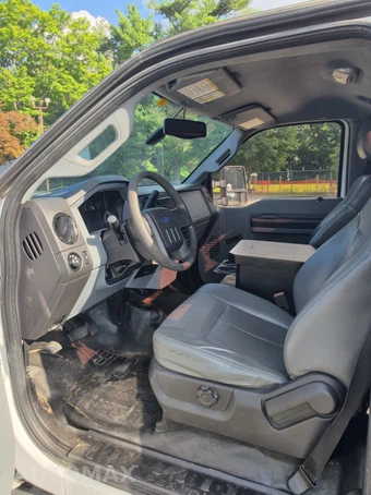 2013 Ford Super Duty F-450 Cab Chassis XL Regular Cab DRW - miniatura 33