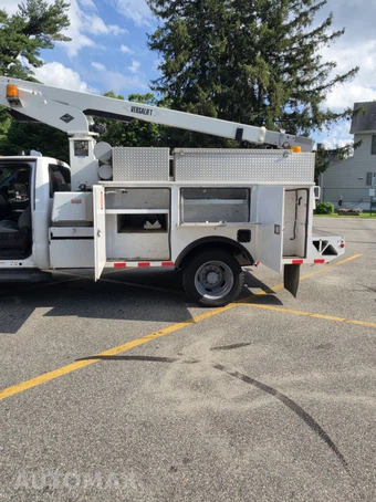 2013 Ford Super Duty F-450 Cab Chassis XL Regular Cab DRW - miniatura 8