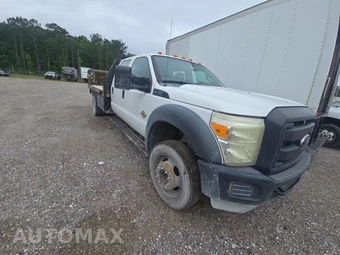 2013 Ford Super Duty F-550 Cab Chassis XL Crew Cab DRW - miniatura 3