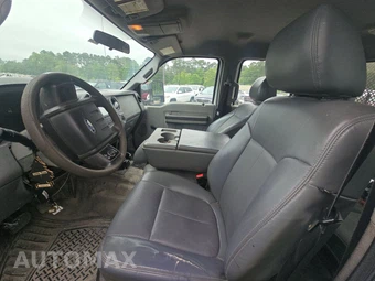 2013 Ford Super Duty F-550 Cab Chassis XL Crew Cab DRW - miniatura 7