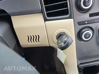 2013 Ford Taurus SE – miniatura 8