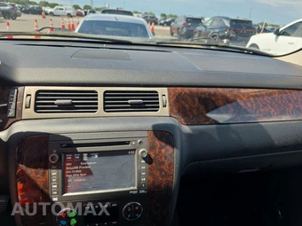 2013 GMC Yukon Denali XL 5SA – miniatura 11