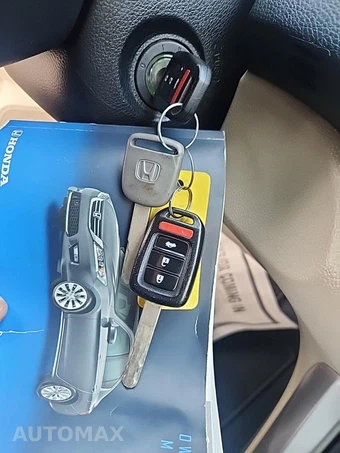 2013 Honda Accord LX - miniatura 31