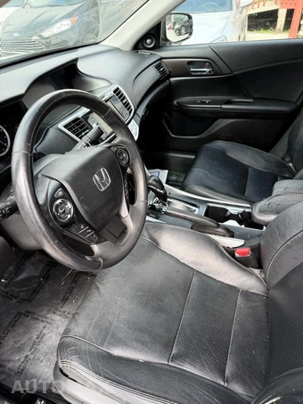 2013 Honda Accord Sedan Touring - miniatura 23