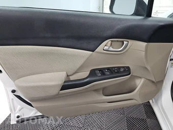 2013 Honda Civic Sedan LX - miniatura 9