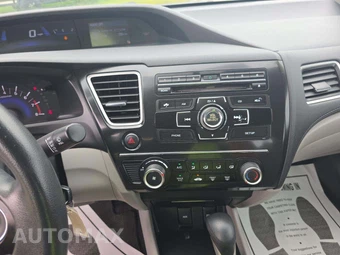 2013 Honda Civic Sedan LX - miniatura 10