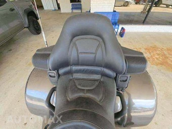2013 Honda Gold Wing Audio / Comfort / Navigation - miniatura 11