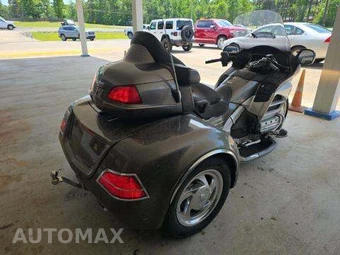 2013 Honda Gold Wing Audio / Comfort / Navigation - miniatura 3