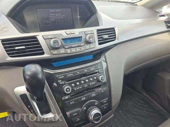 2013 Honda Odyssey - miniatura 11