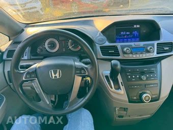2013 Honda Odyssey LX 118.1" WB - miniatura 9