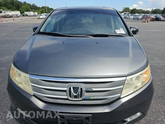 2013 Honda Odyssey Touring 118.1" WB - miniatura 2
