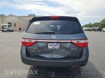 2013 Honda Odyssey Touring 118.1" WB - miniatura 5
