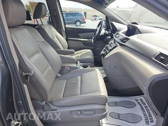 2013 Honda Odyssey Touring 118.1" WB - miniatura 8