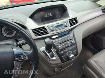 2013 Honda Odyssey Touring 118.1" WB – miniatura 10