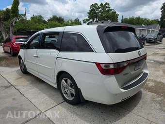 2013 Honda Odyssey Touring 118.1" WB – miniatura 2