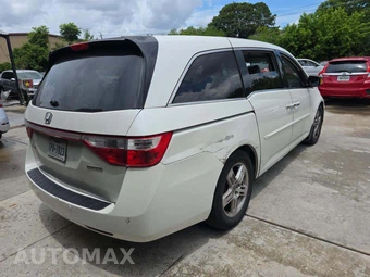 2013 Honda Odyssey Touring 118.1" WB – miniatura 3