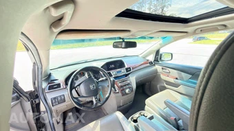 2013 Honda Odyssey Touring 118.1" WB - miniatura 15