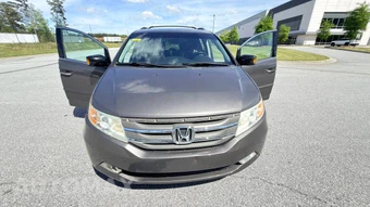 2013 Honda Odyssey Touring 118.1" WB - miniatura 22