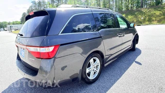 2013 Honda Odyssey Touring 118.1" WB - miniatura 4