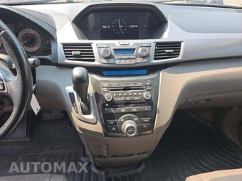 2013 Honda Odyssey Touring Elite 118.1" WB - miniatura 10