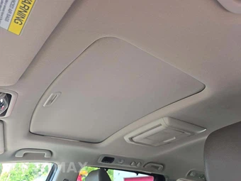 2013 Honda Odyssey Touring Elite 118.1" WB - miniatura 11