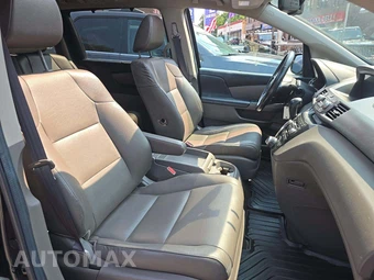 2013 Honda Odyssey Touring Elite 118.1" WB - miniatura 19