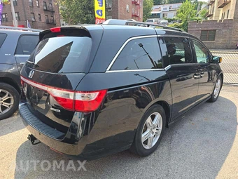 2013 Honda Odyssey Touring Elite 118.1" WB - miniatura 3