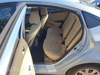 2013 Hyundai Accent GLS Sedan – miniatura 10